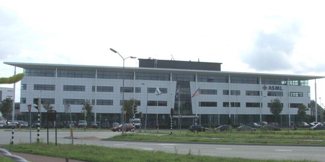 Foto van ASML gebouw
